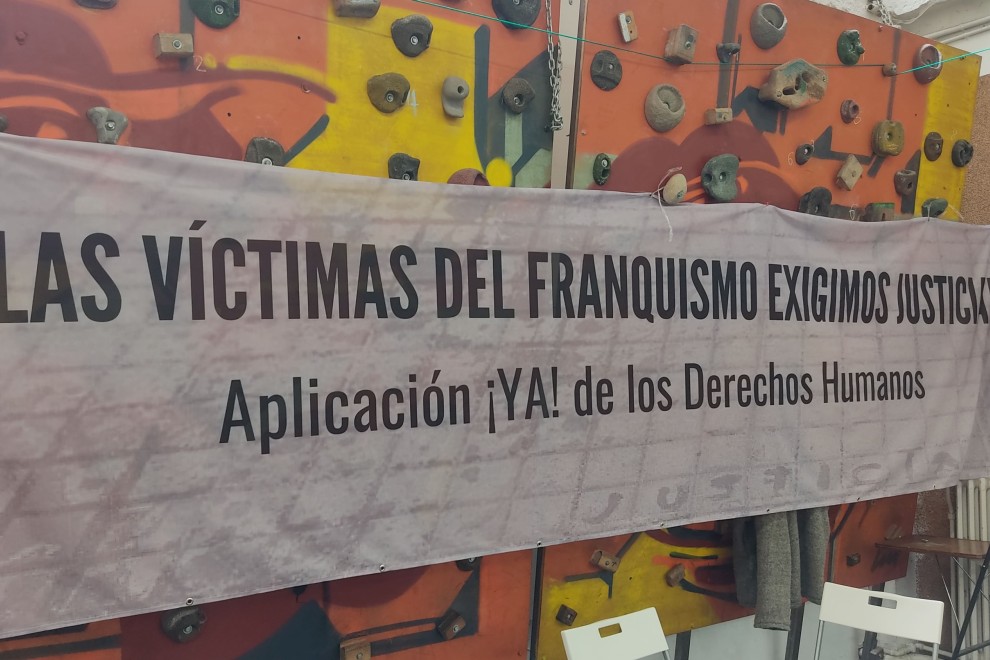 Cartel en favor de las víctimas del franquismo en las jornadas organizada en la madrileña Escuela Popular de La Prospe.