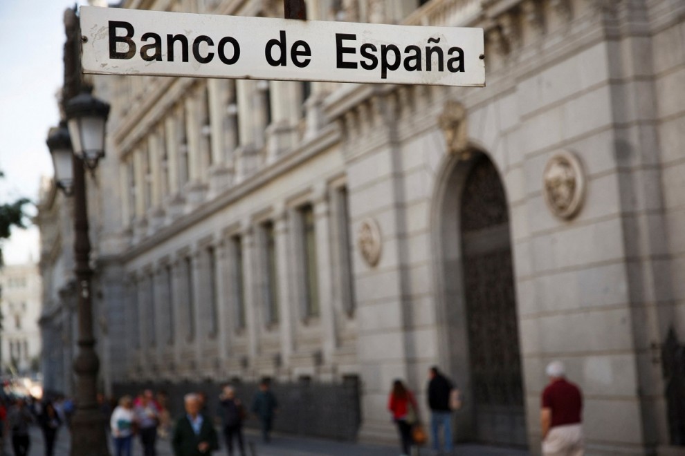 El letrero de la entrada de la estación de metro de Banco de España, junto a su sede en el centro de Madrid. REUTERS/Sergio Perez