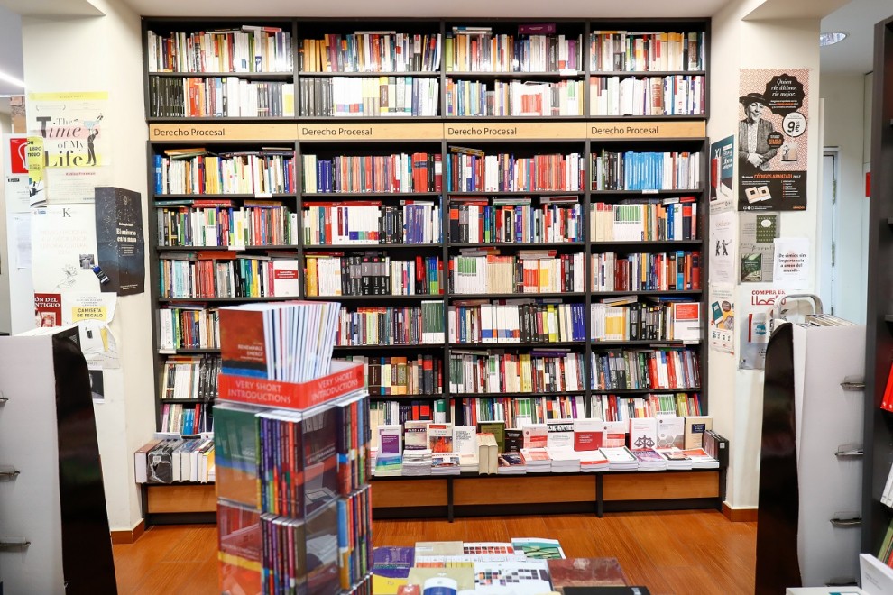 22/2/22-Interior de una librería independiente, en Madrid, (España), a 13 de noviembre de 2020.