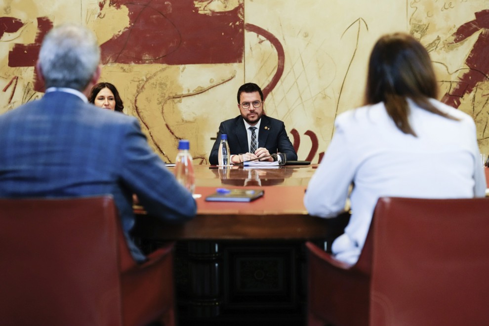 El president de la Generalitat, Pere Aragonès, durante la reunión semanal del Govern que se ha celebrado este 26 de abril en plena polémica por el espionaje telefónico a políticos y activistas catalanes.