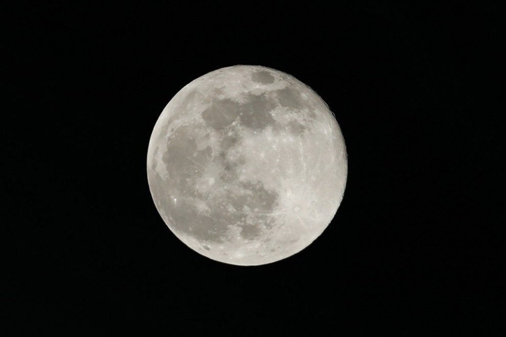 05/05/2022. Detalle de la Luna llena en Madrid, a 19 de diciembre de 2021.