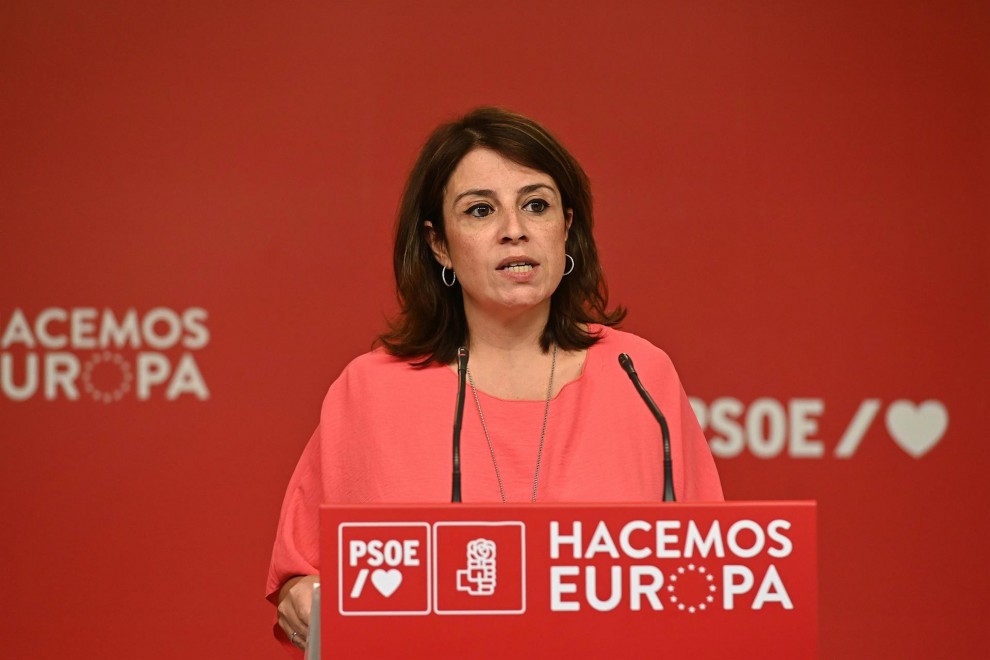 La vicesecretaria general del PSOE Adriana Lastra comenta los resultados de las elecciones en Andalucía, en las que el Partido Popular ha conseguido mayoría absoluta, hoy domingo en la sede socialista de la calle Ferraz, en Madrid