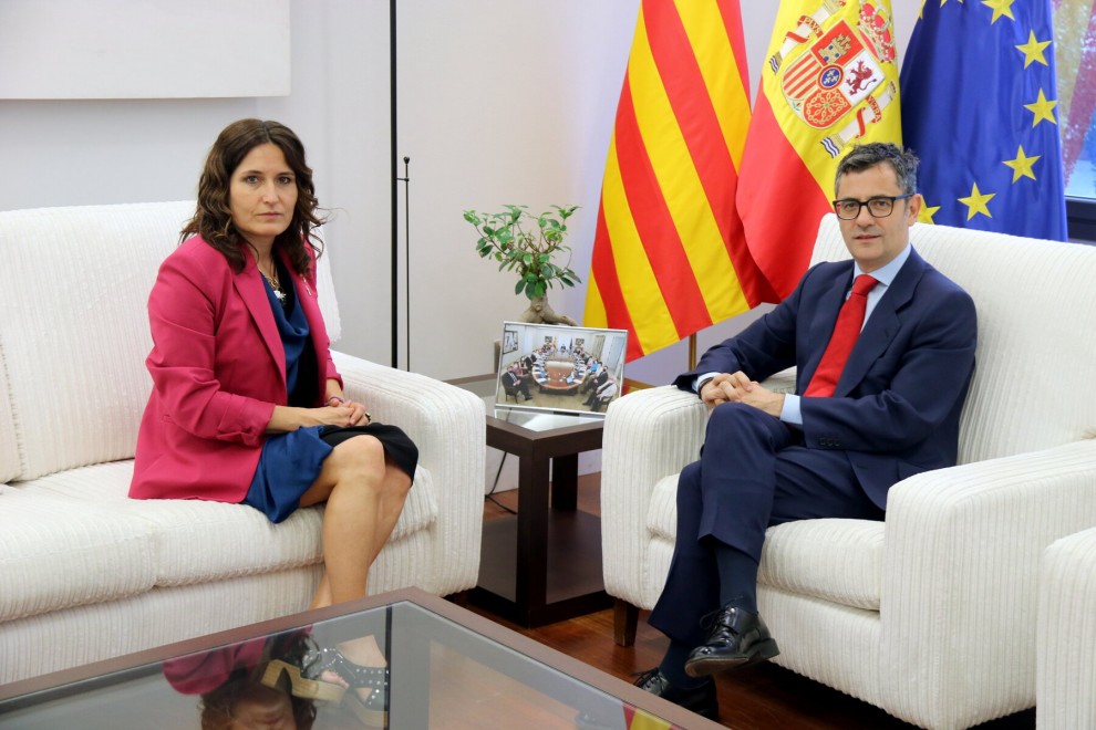 La consellera de Presidència, Laura Vilagrà, i el ministre de Presidència, Félix Bolaños, reunits a la Moncloa.