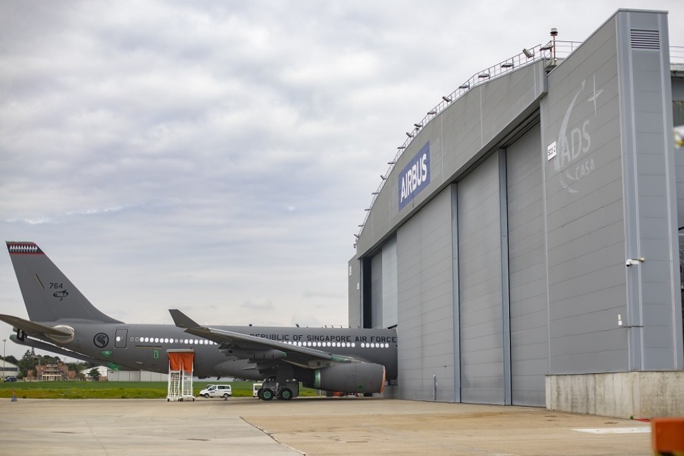 23/06/2022. Un avión en la pista del nuevo campus de Airbus, a 15 de abril de 2021, en Getafe, Madrid