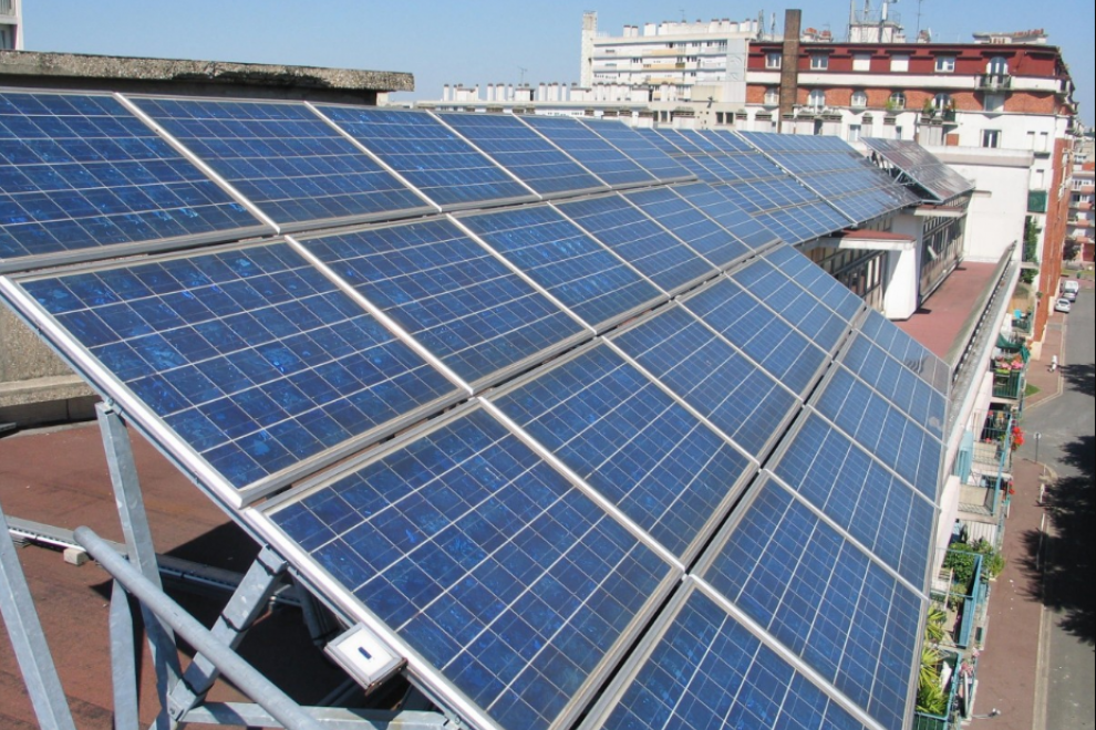 24/08/2022. La instalación de placas solares en las viviendas ha comenzado a acelerarse en España, a 26 de febrero de 2017.