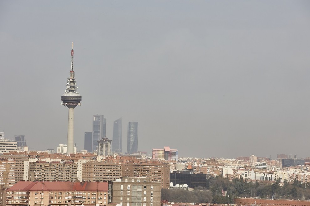 10/09/2022. Vista del cielo contaminado de Madrid, a 11 de febrero de 2022.