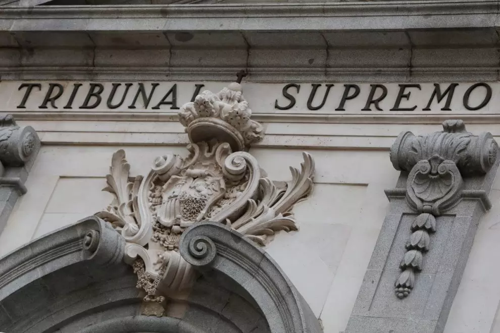 Imagen de archivo del escudo de España en la fachada del edificio del Tribunal Supremo, en Madrid a 29 de noviembre de 2019.