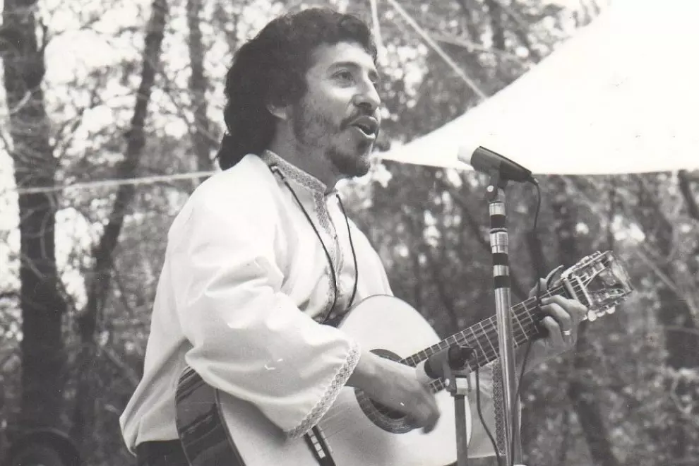 Víctor Jara, durante un concierto en México en noviembre de 1971.