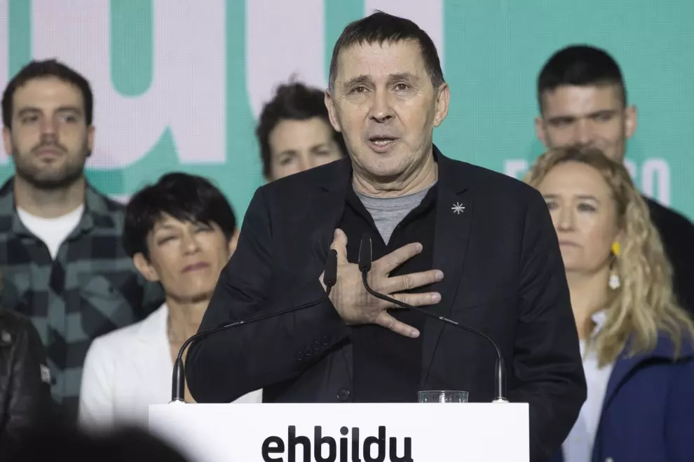 El líder de EH Bildu, Arnaldo Otegui, durante un acto de campaña celebrado este domingo en Arrasate (Guipuzkoa)