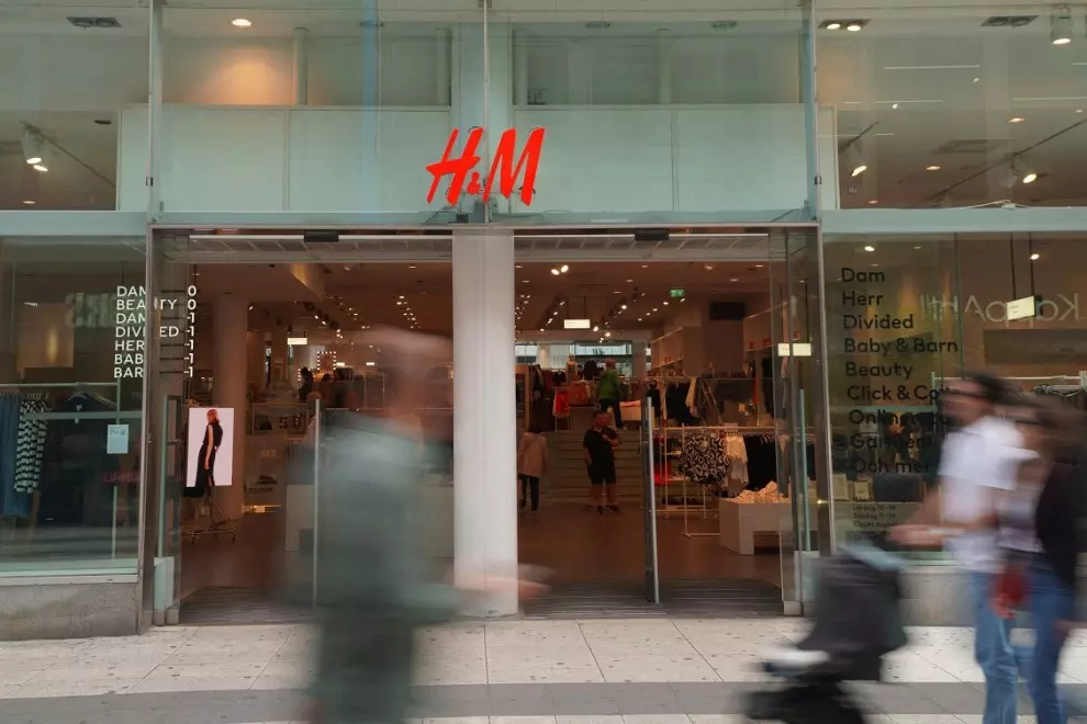 Foto de archivo. Una de las tiendas de H&M en la ciudad de Estocolmo, julio de 2023.