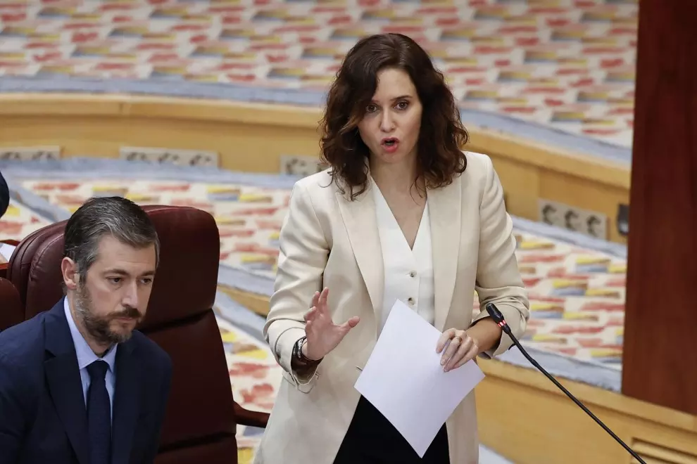 La presidenta de la Comunidad de Madrid, Isabel Díaz Ayuso, interviene durante pleno en la Asamblea de Madrid este jueves 22 de noviembre de 2023.