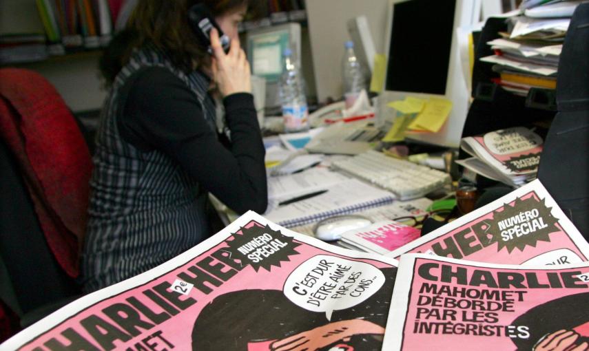 Imagen de archivo de la redacción del semanario satírico francés 'Charlie Hebdo', que ha sufrido un atentado que ha causado, al menos, una docena de muertos. REUTERS/Regis Duvignau