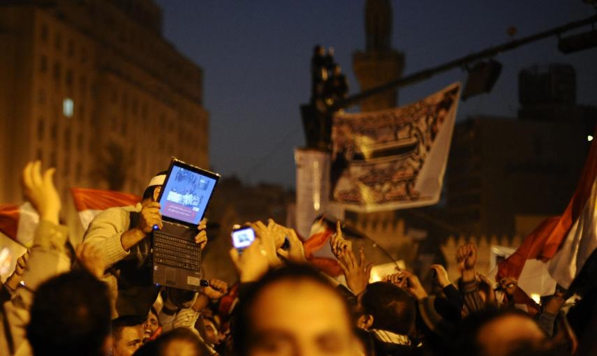 Concentración de opositores a Hosni Mubarak en la plaza Tahrir de El Cairo, que celebran la renuncia del presidente de Egipto (11 de febrero de 2011). REUTERS / Dylan Martínez