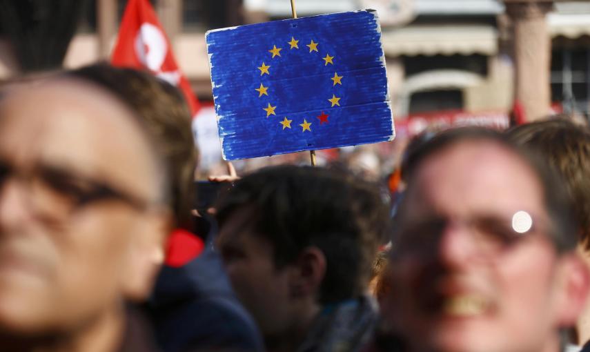 Concentración contra las políticas de austeridad en la UE en el centro histórico de Fráncfort. REUTERS/Kai Pfaffenbach