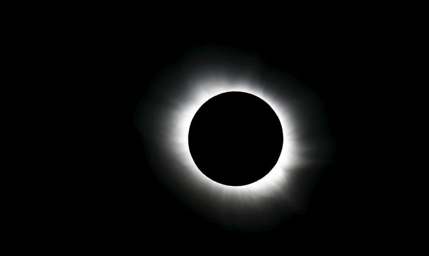 El eclipse total de sol como ha podido verse en Noruega. REUTERS/Haakon Mosvold Larsen