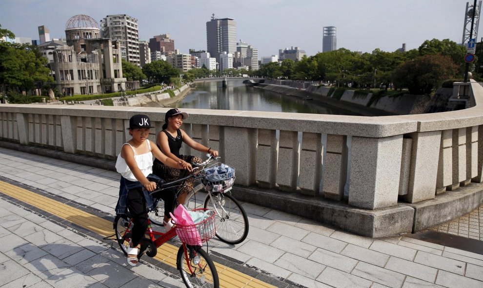 El después del puente Aioi desde el cual se ve la llamada 'the Atomic Bomb Dome' (La cúpula de la bomba atómica) en Hiroshima.- REUTERS.