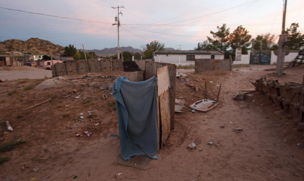 Una letrina en un barrio marginal en Ciudad Juárez (México). REUTERS / Jose Luis González