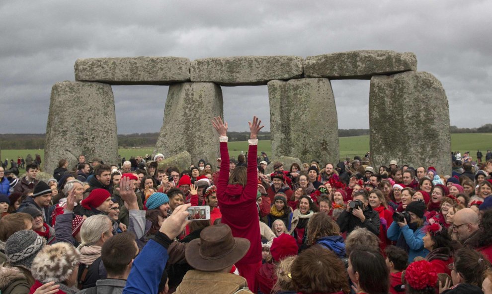 Celebración del solsticio de invierno en Stonehenge, Salisbury, al sur de Inglaterra. REUTERS/Kieran Doherty