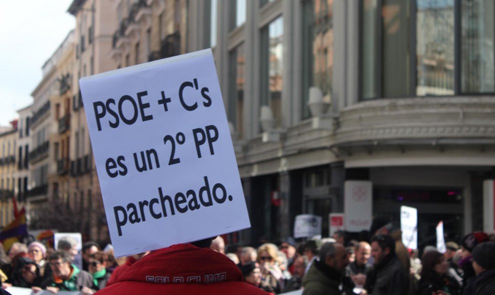 Las Mareas Ciudadanas han reunido a cientos de personas que han marchado en Madrid en defensa de los derechos ciudadanos. LORENA CALLE ESCRIBANO