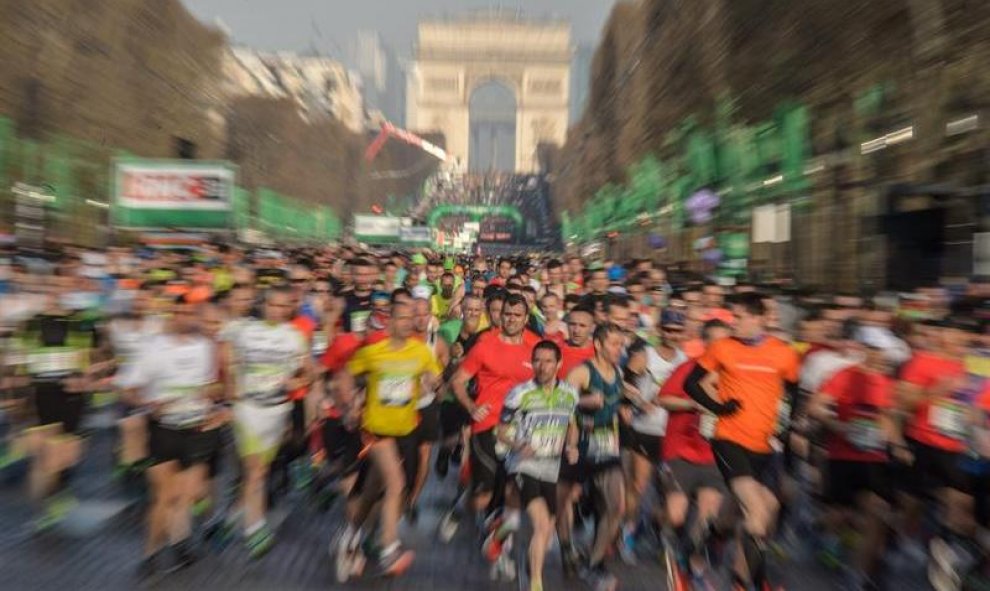 Cerca de 54.000 corredores han participado en la competición este año.  EFE/EPA/CHRISTOPHE PETIT TESSON