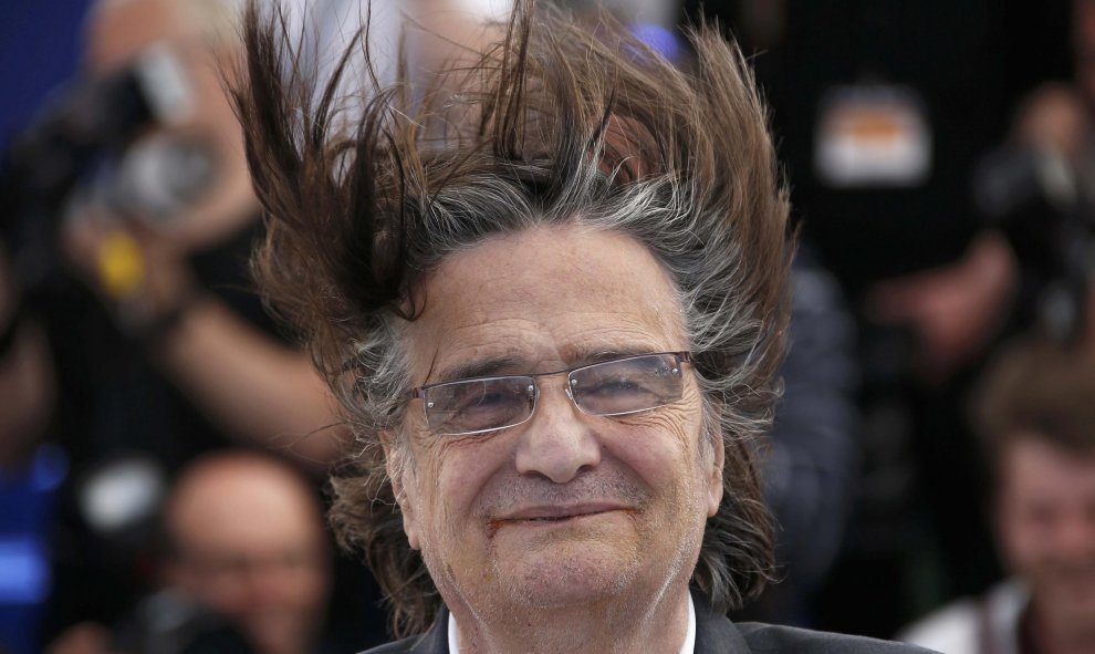 El miembro del elenco de Jean-Pierre Léaud posa durante una sesión fotográfica para la película 'La mort de Louis XIV' (La muerte de Luis XIV), fuera de concurso, en el 69º Festival de Canes. Canes, France. REUTERS/Eric Gaillard