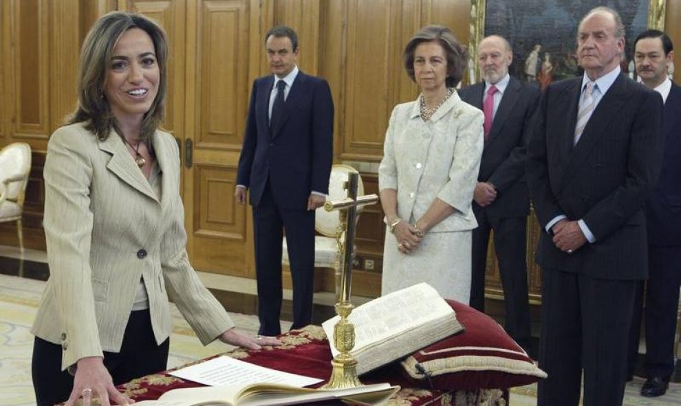 Carme Chacón se hizo en 2007 con la cartera de Vivienda, convirtiéndose así en la ministra más joven en acceder al Gobierno con 36 años. EFE