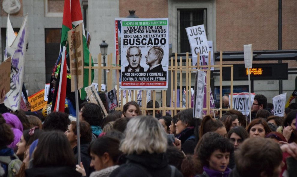 Manifestación feminista del 8M en Madrid. / MARÍA LOZANO