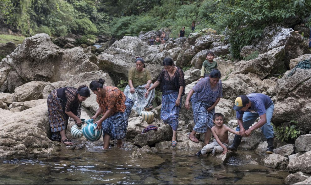 Las mujeres lideran la lucha contra la hidroeléctrica RENACE, vinculada a ACS, que impacta negativamente en el 95% de la población del municipio de San Pedro Carchá (Guatemala). PEDRO ARMESTRE