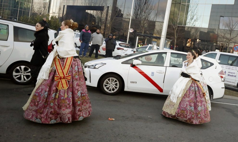 Tercera jornada de la huelga indefinida en Madrid convocada por los taxistas de la región | EFE