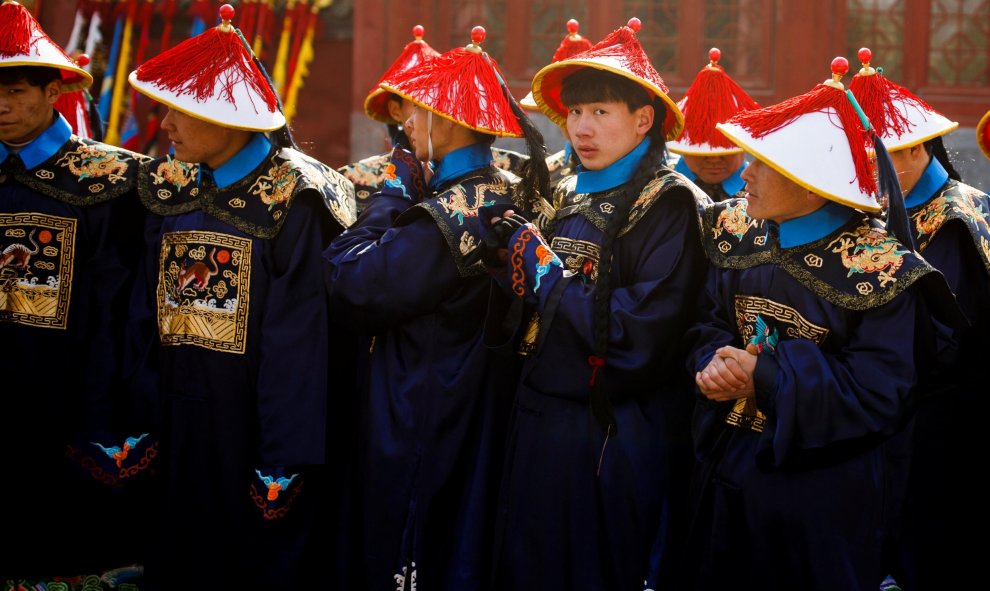 Ensayo para la ceremonia de la dinastía Qing en el Templo de la Tierra en Ditan Park en Beijing | Reuters/Thomas Peter