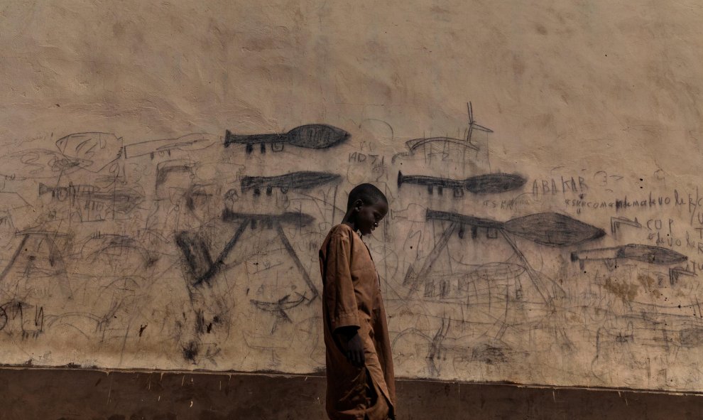 Retrato de un niño en Chad que refleja la desertificación del país africano, por el fotógrafo Marco Gualazzini . / Contrasto - Reuters
