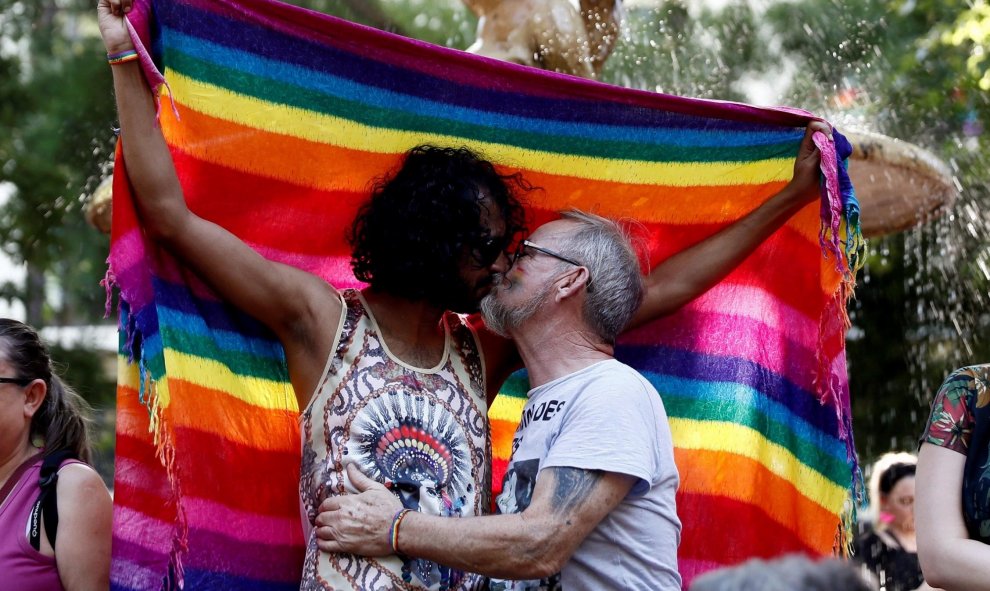 Participantes en la manifestación del Orgullo 2019 esta tarde en Madrid, bajo el lema “Mayores Sin Armarios: ¡Historia, Lucha y Memoria! Por una ley estatal". EFE/Mariscal