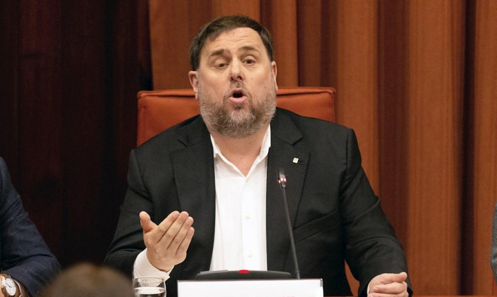 28/01/2020.- El exvicepresidente de la Generalitat, Oriol Junqueras, condenado a prisión por el 1-0, durante su intervención en la reunión de la comisión de investigación del Parlament sobre la aplicación del artículo 155 de la Constitución, donde compare