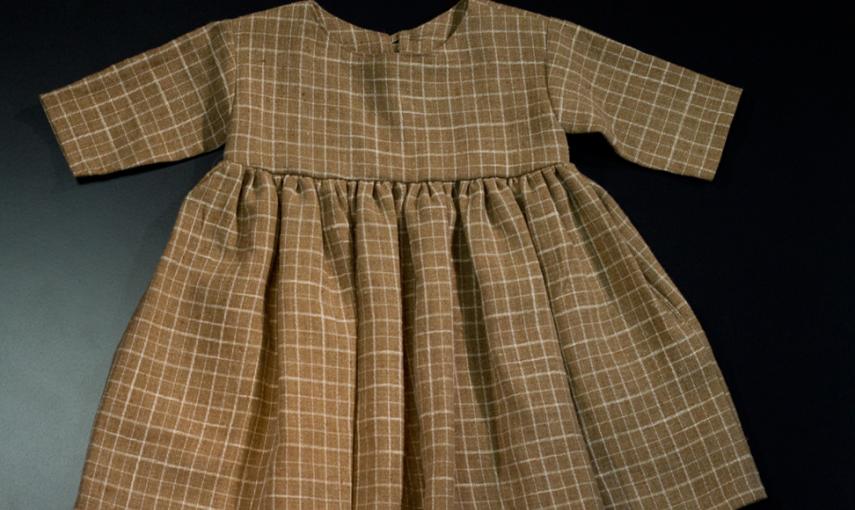 Vestido de niña, a la venta en Zapatelas. JAIRO VARGAS