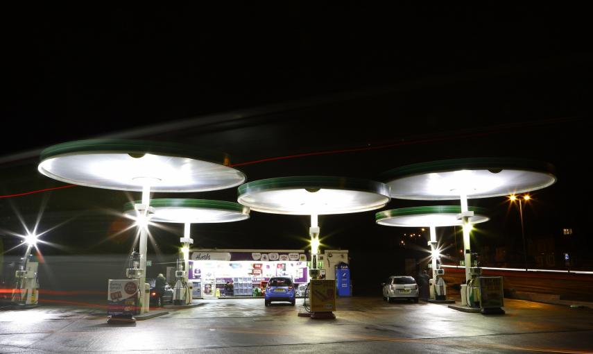Una estación de BP diseñada por Eliot Noyes, en la localidad inglesa de Birstall (REINO UNIDO). REUTERS/Darren Staples