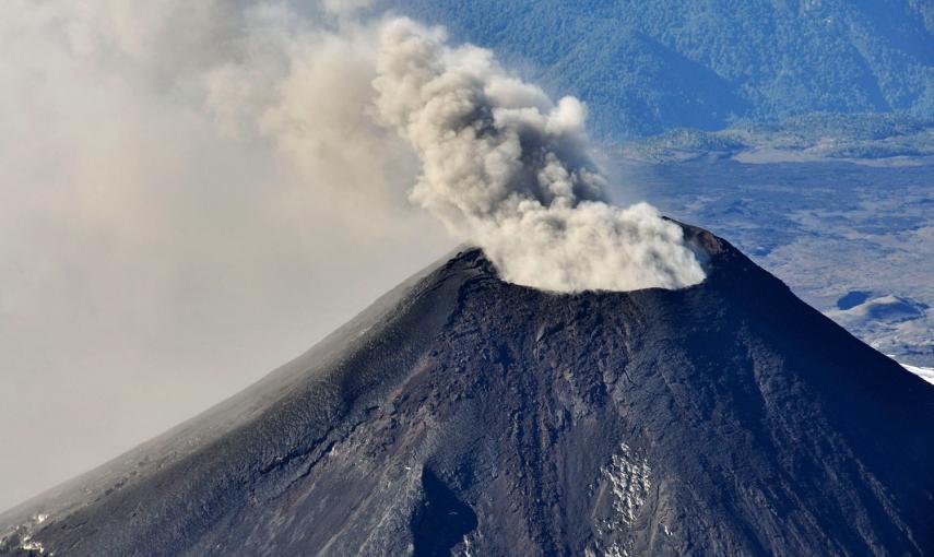 Vista aérea del Volcán Villarrica, al Sur de Santiago (Chile). /REUTERS/STR