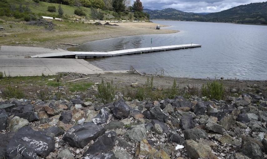 El lago Mendocino en California (Estados Unidos) también presenta signos de sequía./ EFE