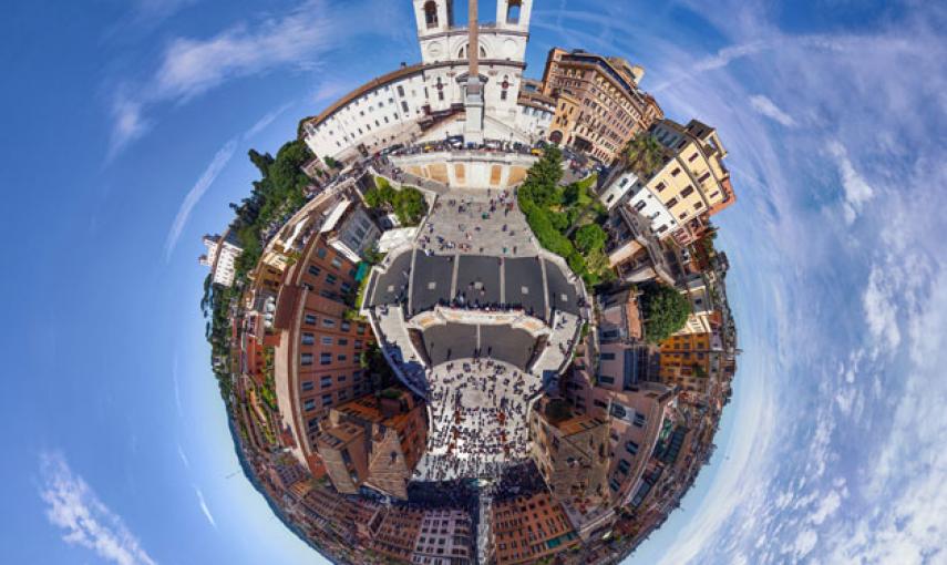 La ciudad de Roma fotografiada destacando la escalinata de la Plaza de España, uno de los lugares más visitados / AirPano