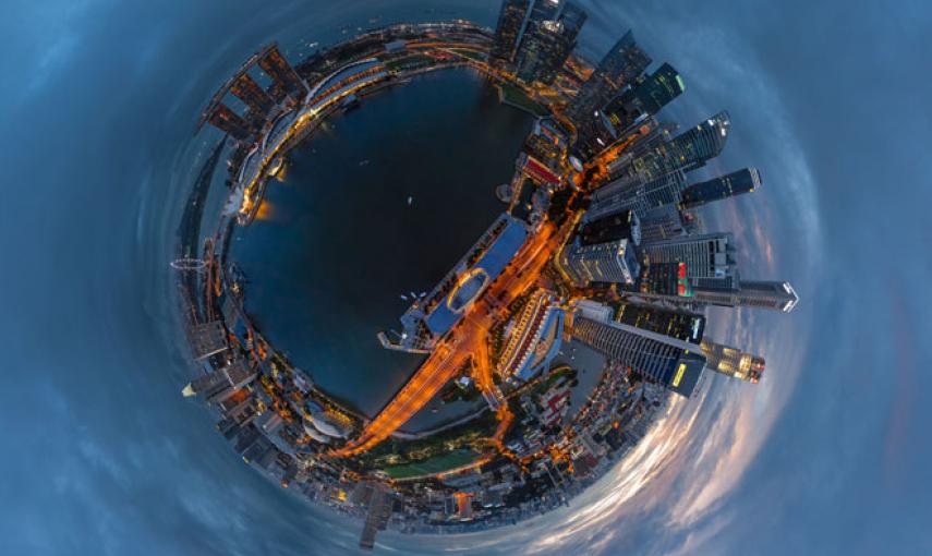 Singapur, oficialmente la República de Singapur, es un país soberano insular de Asia. Su imagen ha sido capturada casi al anochecer / AirPano