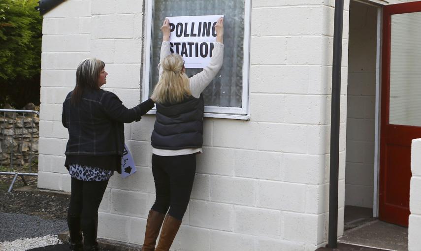 Los cerca de 40.000 colegios electorales a los que están llamados a votar más de 40 millones de británicos para elegir un nuevo Parlamento han abierto este jueves sus puertas a las 07.00 hora local (06.00 GMT), en una jornada que se prolongará hasta las 2
