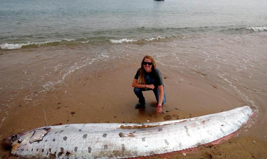 Un pez remo muerto en la playa, en la isla de Catalina, en California,. TYLER DVORAK (REUTERS)