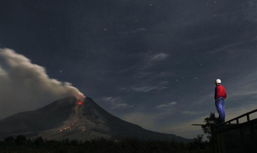 Las autoridades de Indonesia han evacuado a los más de 2.750 residentes del distrito de Karo a causa del incremento de la actividad registrada en el monte Sinabung, ubicado en la isla de Sumatra, según ha informado la agencia estatal indonesia de noticias