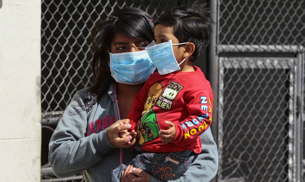 El Ministerio Coordinador de Seguridad de Ecuador indicó que "se está realizando la evaluación técnica para determinar el grado de impacto de las zonas potencialmente afectadas y tomar acciones preventivas", entre ellas el desplazamiento de "la ciudadanía