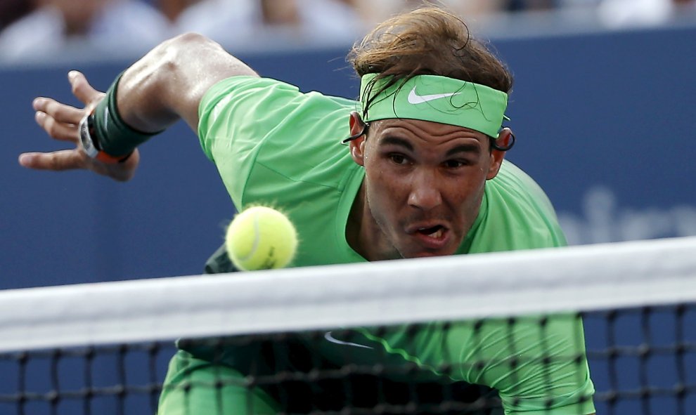 Rafael Nadal en su partido contra el argentino Diego Schwartzman en el Open de EEUU, en Nueva York ayer. REUTERS/Mike Segar