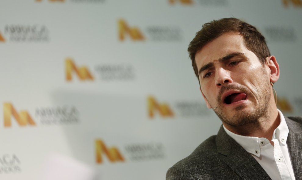 Iker Casillas en una rueda de prensa este lunes en Madrid./ REUTERS/Susana Vera