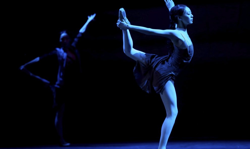 La compañía Liaoning Ballet de China presenta Espartaco en versión coreográfica de la leyenda rusa de Yuri Grigorovich, en el segundo día de la edición 43 del Festival Internacional Cervantino (FIC) en la ciudad de Guanajuato (México) . EFE/Ulises Ruiz Ba