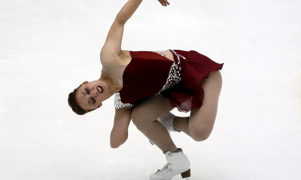 Courtney Hicks de EEUU, durante el Grand Prix de Patinaje Artístico, en China. REUTERS/Kim Kyung-Hoon