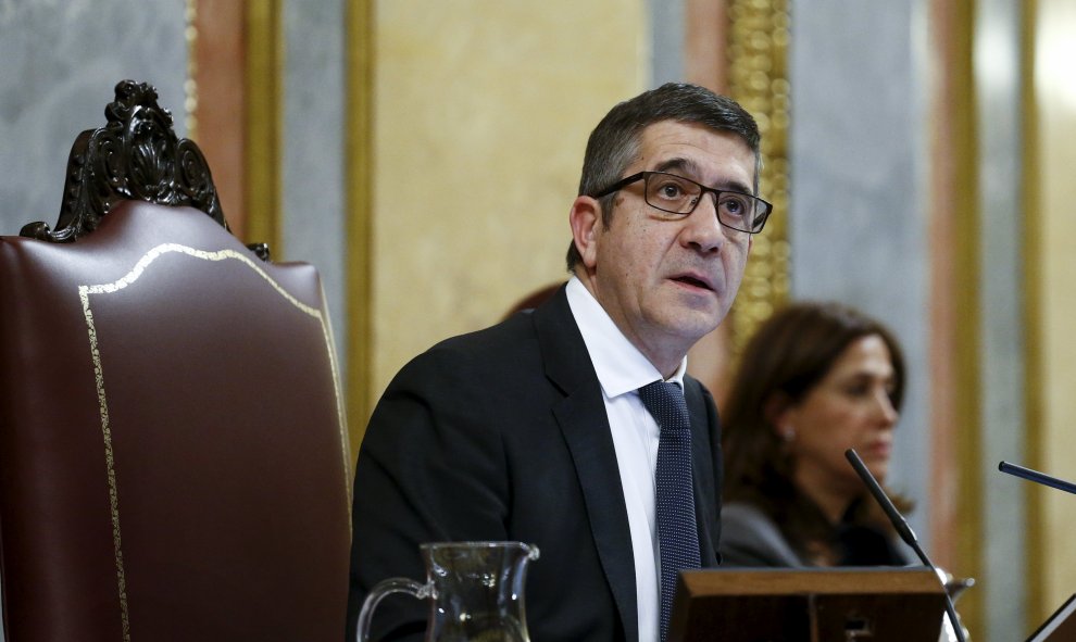 El recién elegido presidente del Congreso, Patxi López, se dirige a los diputados del Congreso durante la sesión constitutiva de la Cámara baja, que ha inaugurado hoy la XI legislatura./REUTERS