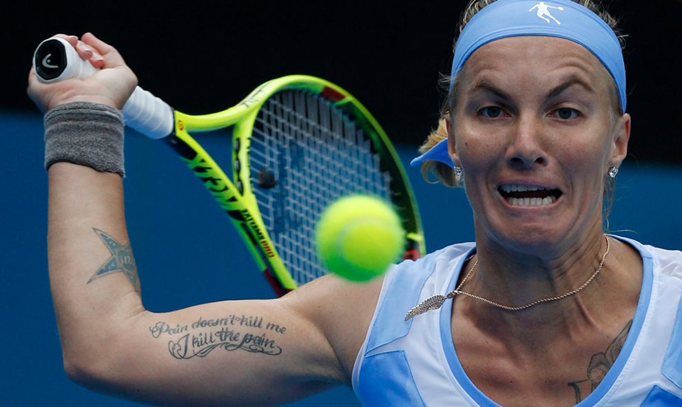 La tenista rusa, Svetlana Kuznetsova, durante un partido contra la rumana Simona Halep.- JASON REED (REUTERS)