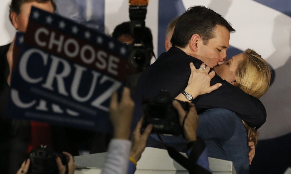 Ted Cruz vence a Trump en las asambleas electorales de Iowa por la nominación republicana.- REUTERS